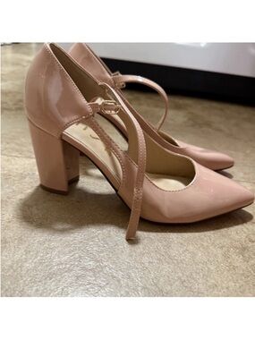 Unisa Patent Leather Pointed-Toe Block Heel Pumps in Nude Pink